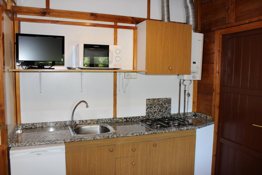 Bungalows Pena Montanesa Аинса-Собрарбе Номер фото